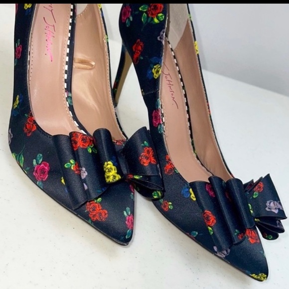 Betsey Johnson Black with Multi Color Flower Pumps - Picture 9 of 12